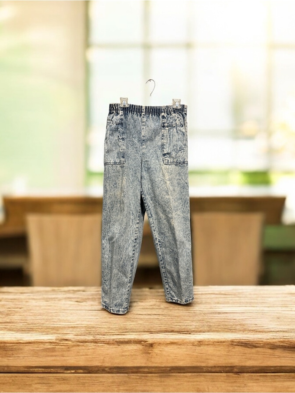 Women's Acid Wash Cropped Jeans - Light Gray